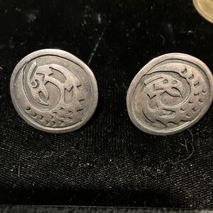 Artistic sterling Silver Earings 1 inch in diameter